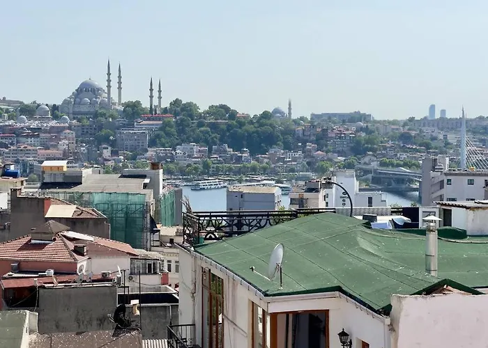 2Br, 2Ba, 4Th Floor Of Historical Building ,Galata