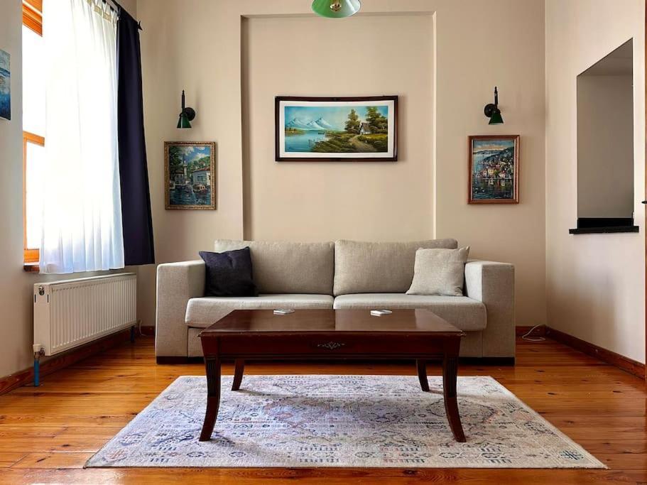 2br, 2ba, 4th Floor Of Historical Building ,galata Daire