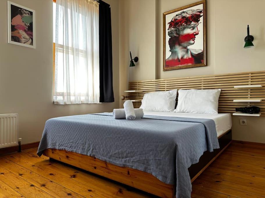 Apartment 2br, 2ba, 4th Floor Of Historical Building ,galata Istanbul