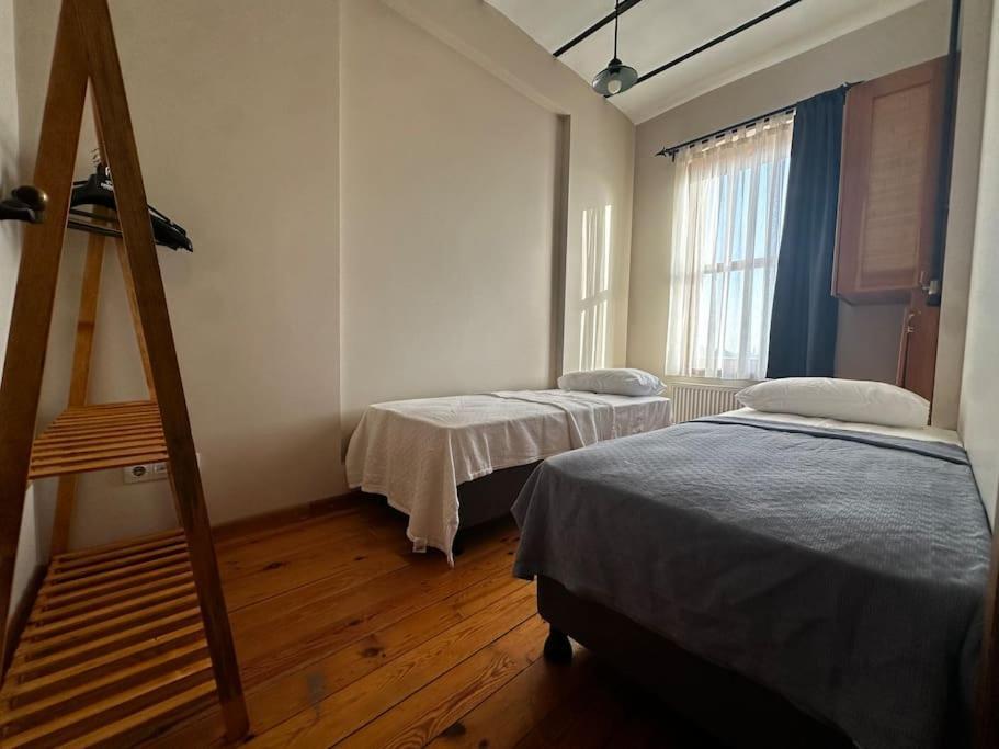 2br, 2ba, 4th Floor Of Historical Building ,galata Daire İstanbul
