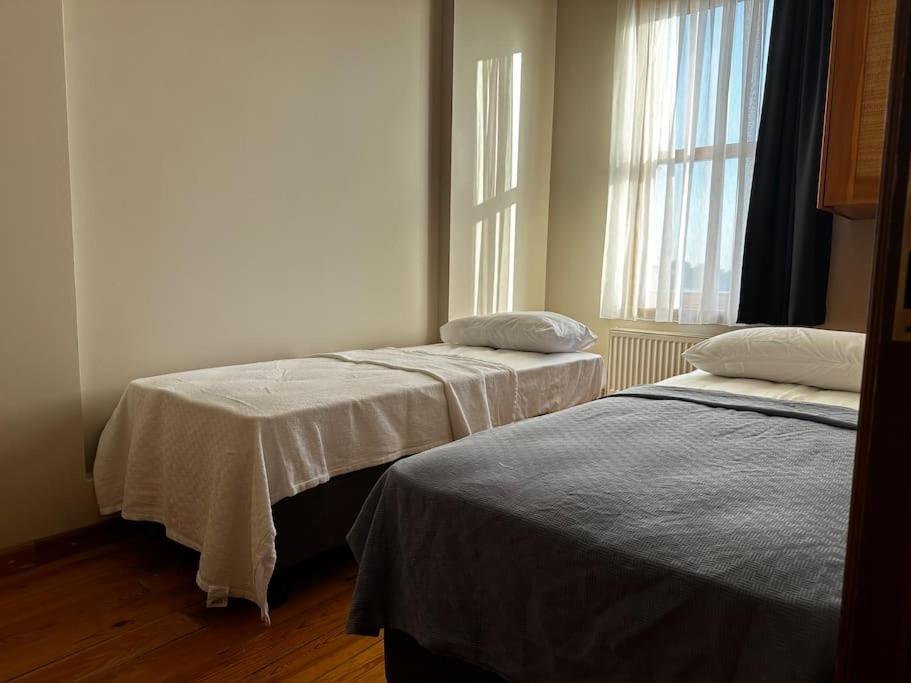 Daire 2br, 2ba, 4th Floor Of Historical Building ,galata *